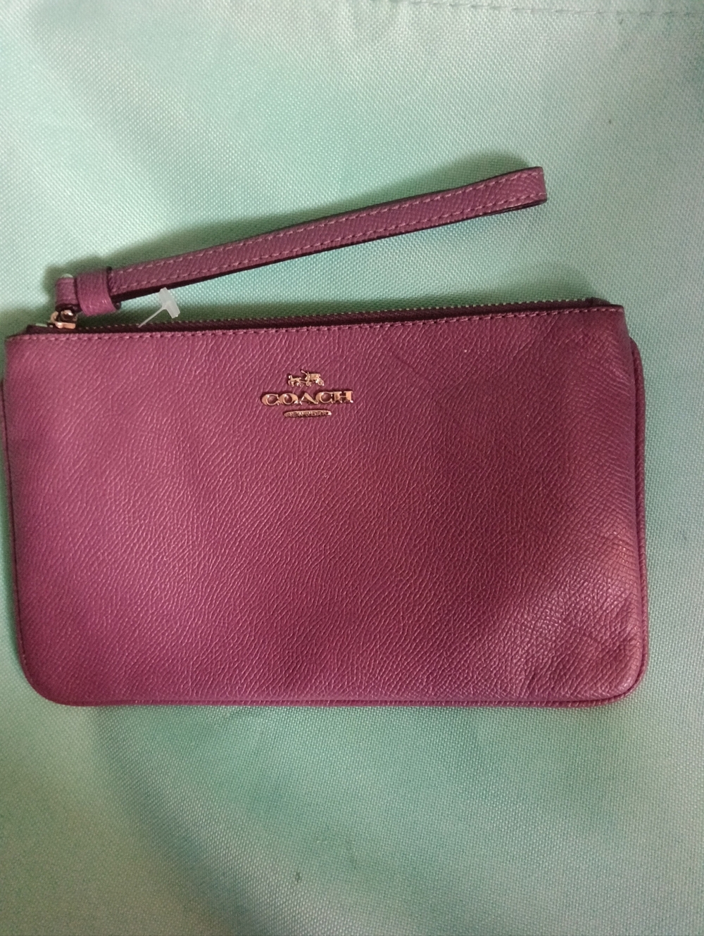 #20 Coach Magenta Leather Pouch Wristlet w/ Gold Hardware CREED-D1747-F57465